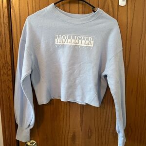 Hollister cropped sweatshirt size Xs in good condition
